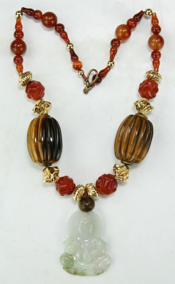 A Tibetan Style Buddha Pendant Necklace (1 of 2)