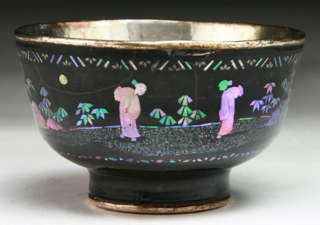 A Fine Chinese Antique Lacquer On Silver Bowl: A Fine Chinese Antique Lacquer On Silver Bowl: 清 康 熙 銀 胎 嵌 螺 鈿 黑 漆 碗 A Fine Chinese Antique Lacquer On Silver Bowl: inlaid