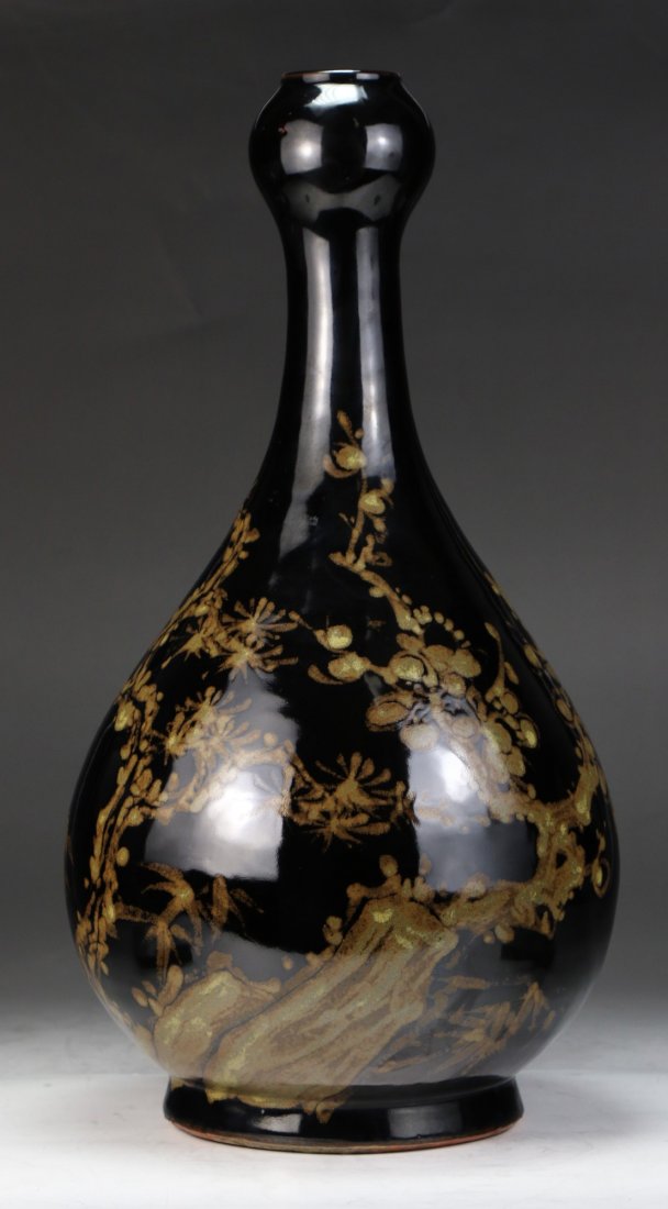 A Big Chinese Gilt Black Glazed Porcelain Vase (1 of 5)