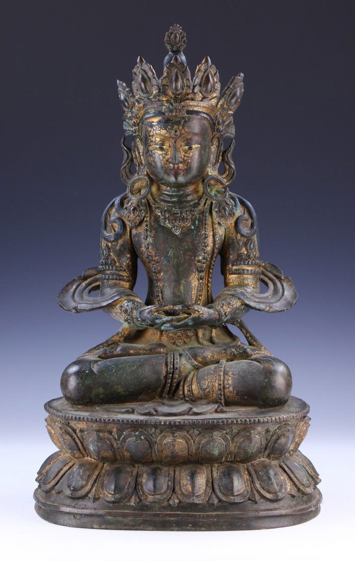 A Chinese Antique Bronze Buddha (1 of 6)