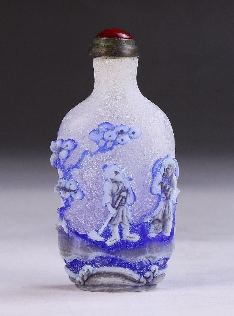 A Chinese Two Color Overlay 'Snowflake' Glass Snuff (1 of 3)