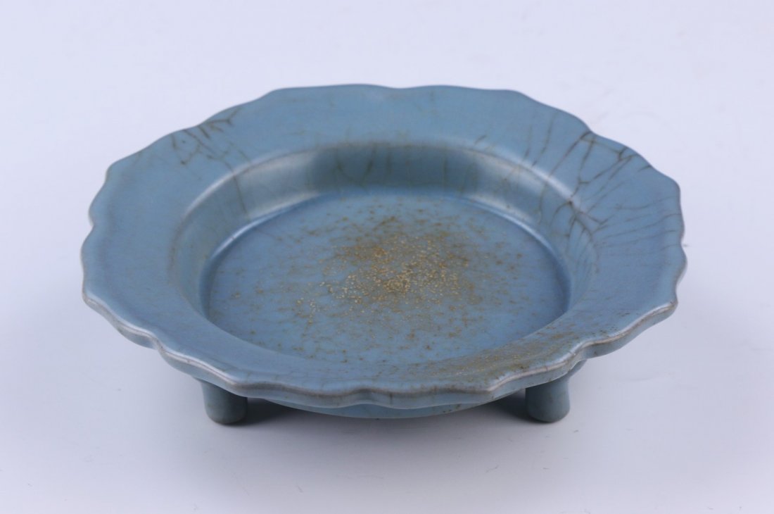 A Chinese Antique Celadon Glazed Porcelain Tri-Pod Dish (1 of 6)