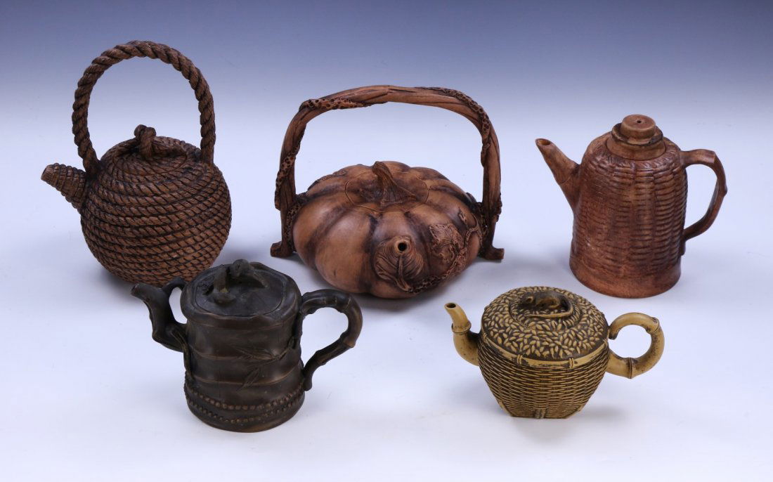 FIVE (5) CHINESE YIXING ZISHA TEAPOTS (1 of 5)