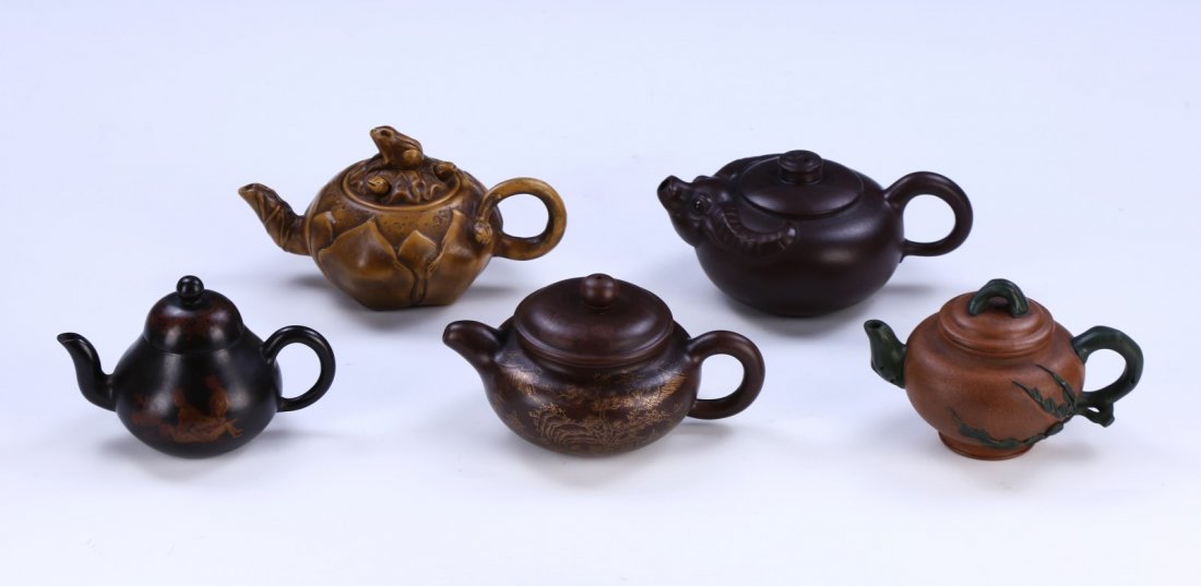 FIVE (5) CHINESE YIXING ZISHA TEAPOTS (1 of 4)