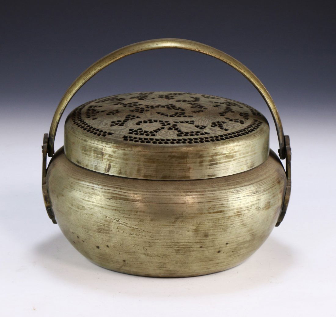 A BIG CHINESE ANTIQUE BRONZE HAND WARMER (1 of 4)