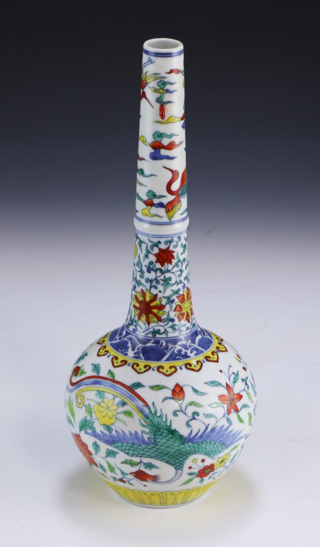 A Chinese Antique Famille Verte Porcelain Vase (1 of 6)