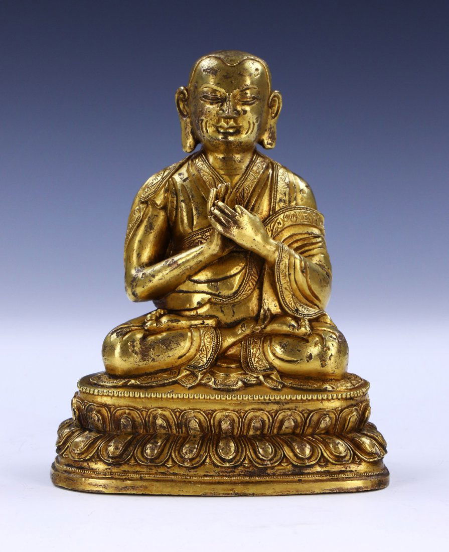 A CHINESE ANTIQUE GILT BRONZE BUDDHA (1 of 5)