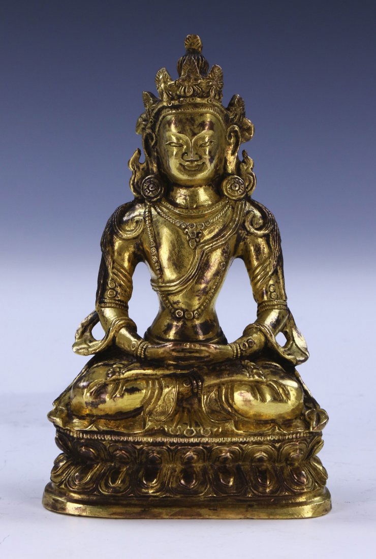 A CHINESE ANTIQUE GILT BRONZE BUDDHA (1 of 5)