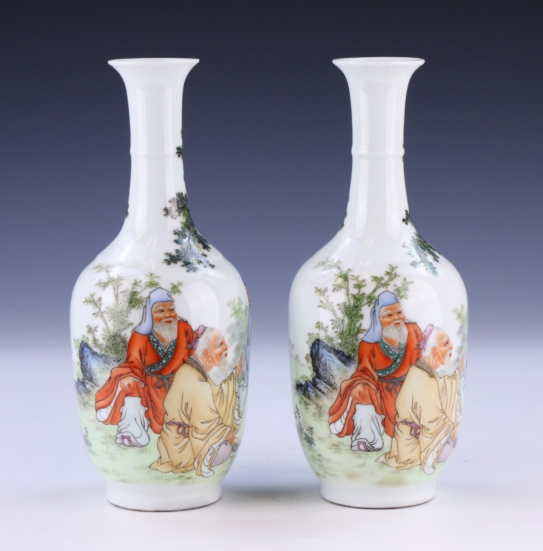 Pair Chinese Antique Famille Rose Porcelain Vases: 道光款粉彩人物故事瓶一對Pair Chinese Antique Famille Rose Porcelain Vases: of slight shouldered form, with long and cylindrical