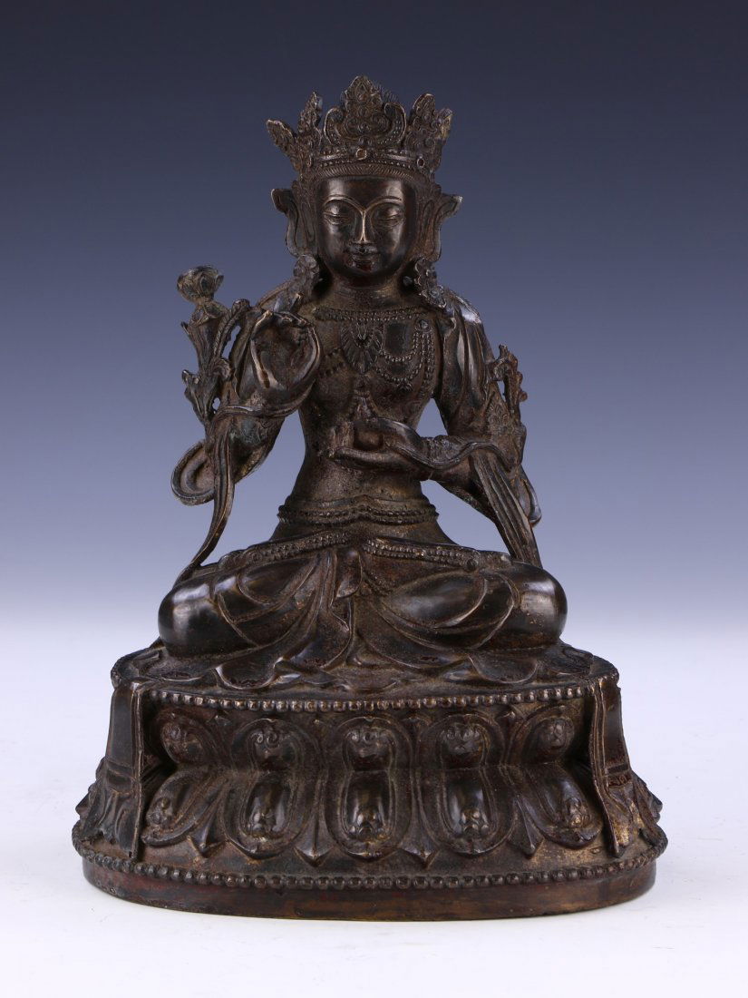 A CHINESE MING STYLE GILT BRONZE BUDDHA (1 of 6)