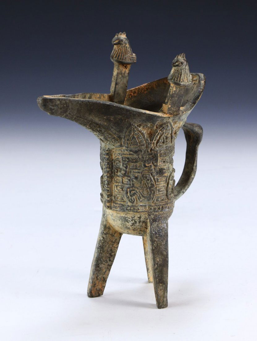 A CHINESE ANTIQUE BRONZE JUE CUP (1 of 4)