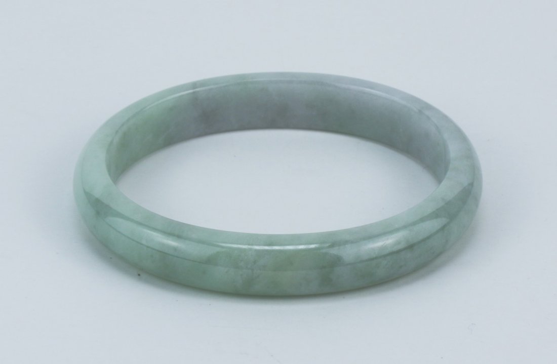 A JADEITE BANGLE WITH GIA CERTIFICATE (1 of 3)