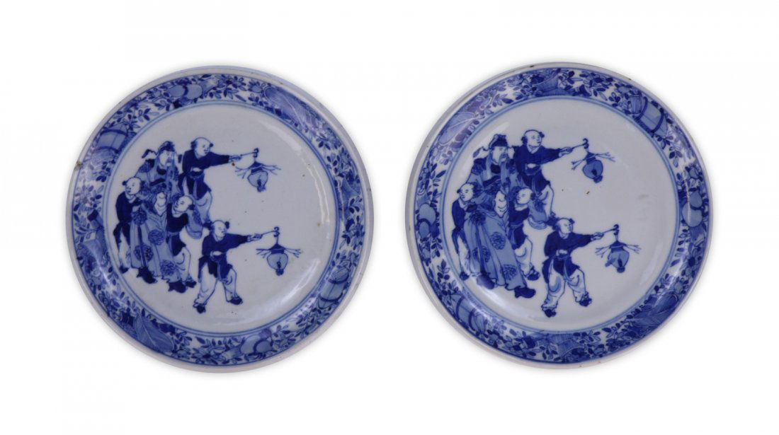 PAIR CHINESE ANTIQUE BLUE & WHITE PORCELAIN PLATES: Pair Chinese Antique Blue & White Porcelain Plates; Size: D: 6" (15.24cm)
