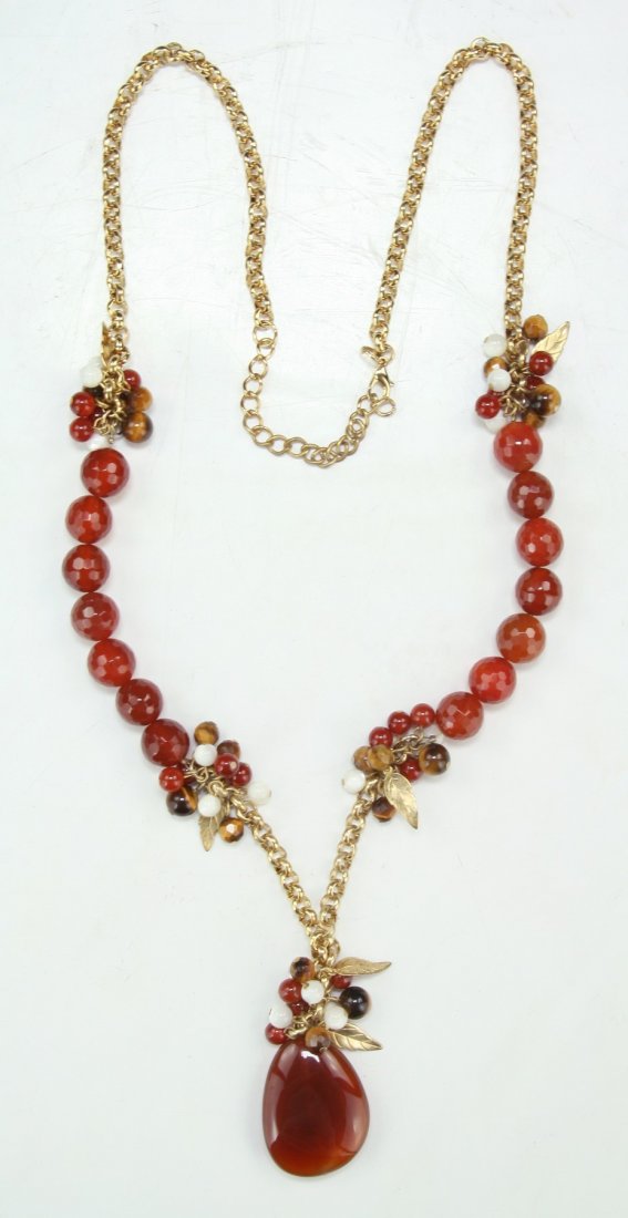 A CARNELIAN AGATE & PRECIOUS STONE PENDANT NECKLACE (1 of 2)