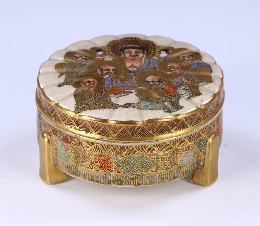 A FINE JAPANESE ANTIQUE GILT SATSUMA PORCELAIN BOX WITH (1 of 6)