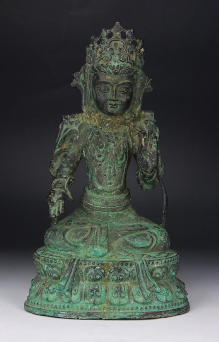 A CHINESE ANTIQUE BRONZE BUDDHA (1 of 5)