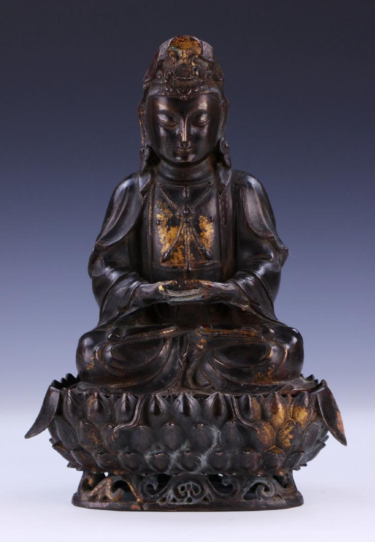 A CHINESE ANTIQUE GILT BRONZE GUANYIN (1 of 6)