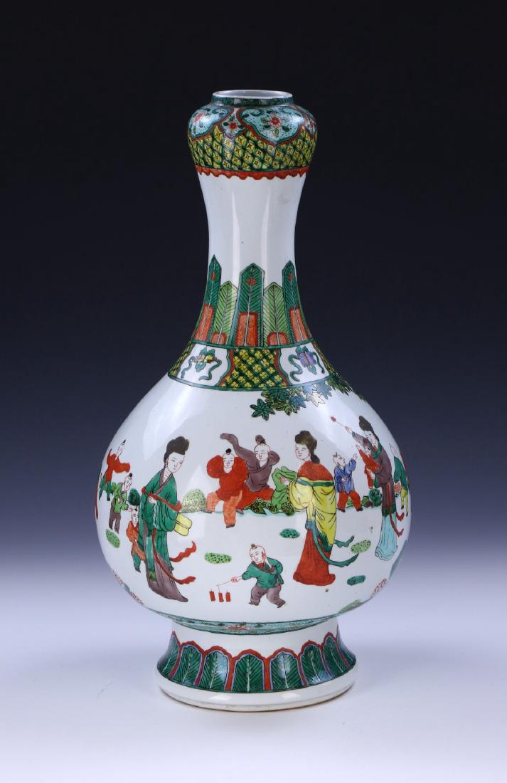 A BIG CHINESE ANTIQUE FAMILLE VERTE PORCELAIN VASE (1 of 4)