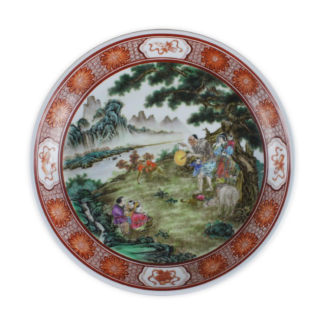 A BIG CHINESE ANTIQUE FAMILLE ROSE PORCELAIN PLATE (1 of 8)