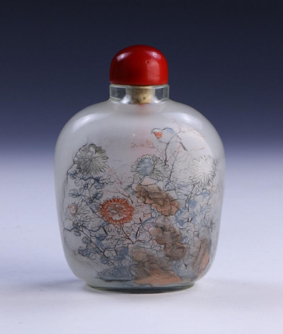 A BIG CHINESE INSIDE PAINTED GLASS SNUFF BOTTLE (1 of 4)