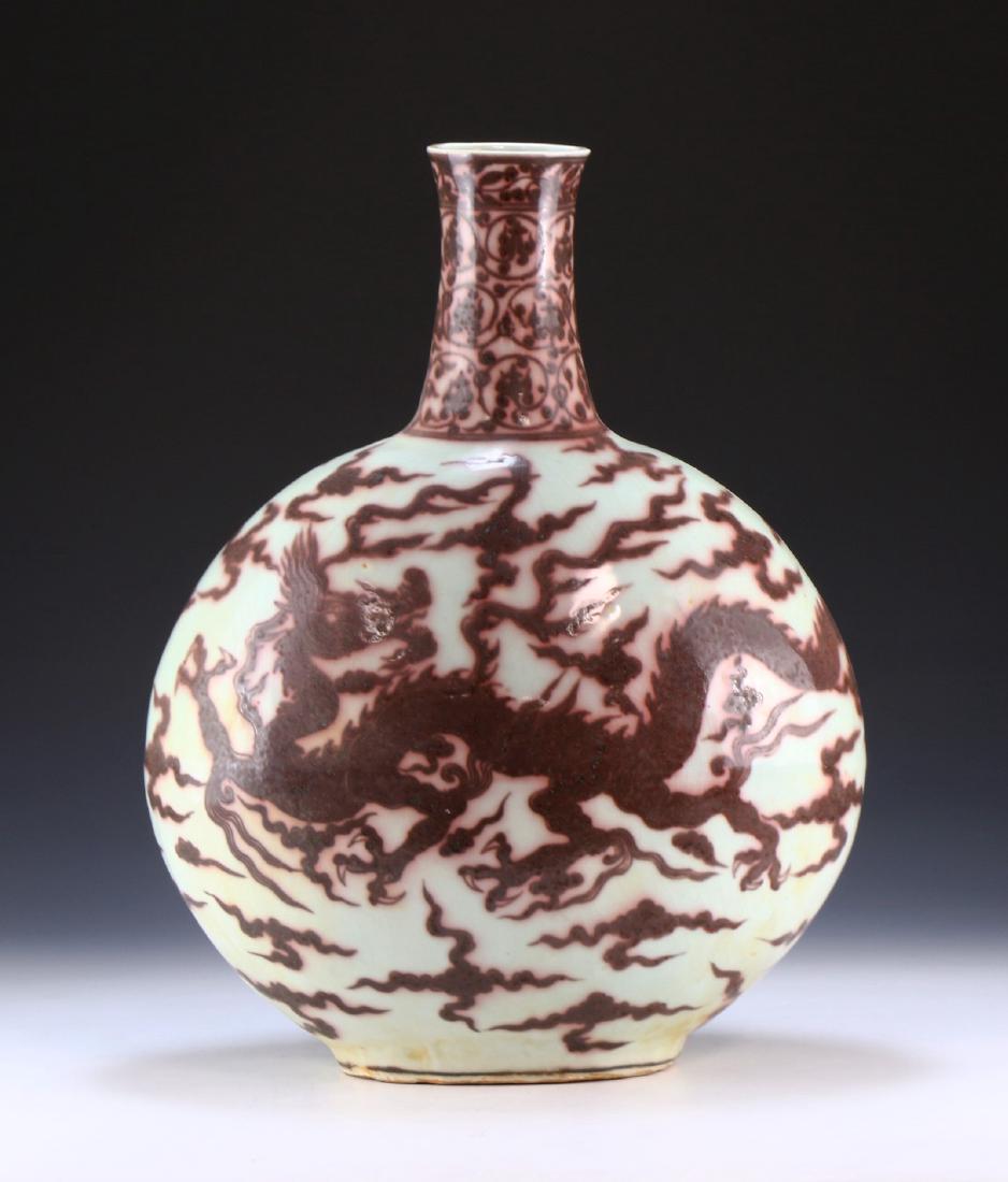 A MASSIVE CHINESE ANTIQUE UNDERGLAZED RED PORCELAIN (1 of 5)