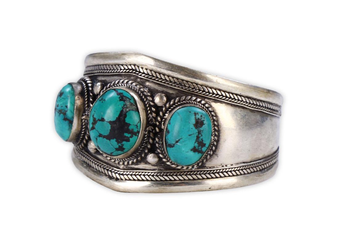 A CHINESE ANTIQUE TURQUOISE & SILVER BANGLE (1 of 4)