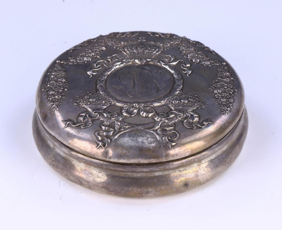 A CHINESE ANTIQUE SILVER LIDDED BOX (1 of 4)