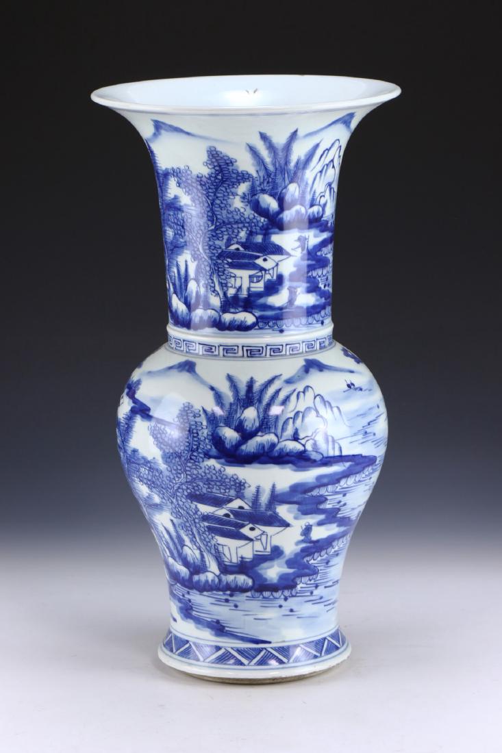 A BIG CHINESE ANTIQUE BLUE & WHITE PORCELAIN VASE (1 of 6)