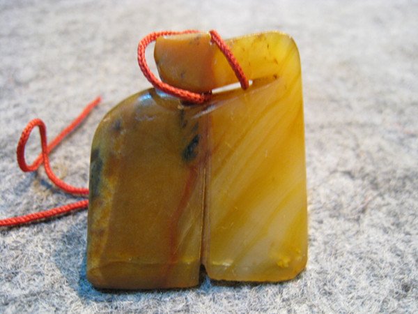An Old Chinese Yellow Soapstone Seal: An Old Chinese Yellow Soapstone Seal , size: 3.5 X 3.2 CM