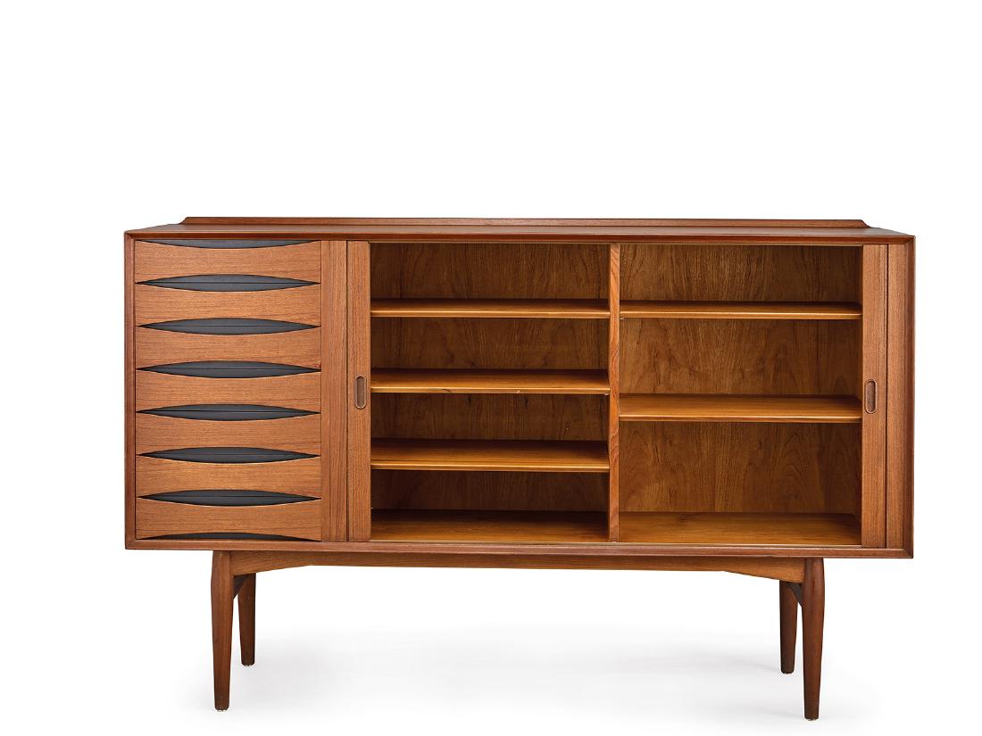 Arne VODDER (Danish, 1926 - 2009): Model 631958Teak182(W) x 50(D) x 115(H) cm