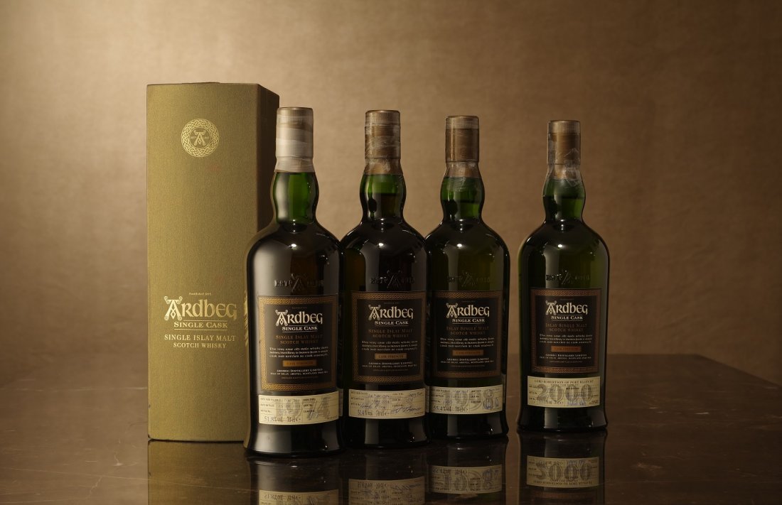 Ardbeg 2000 Single Cask Cask Strength: Islay, 27.04.2000 Distilled/ 06.05.2010 Bottled, 53%Limited 202 Bottles. Bot.#163. Cask#1217. Michael Heads Signed.(Distillery Manager) 1 70cl OGBAll the photos shown are for reference only.