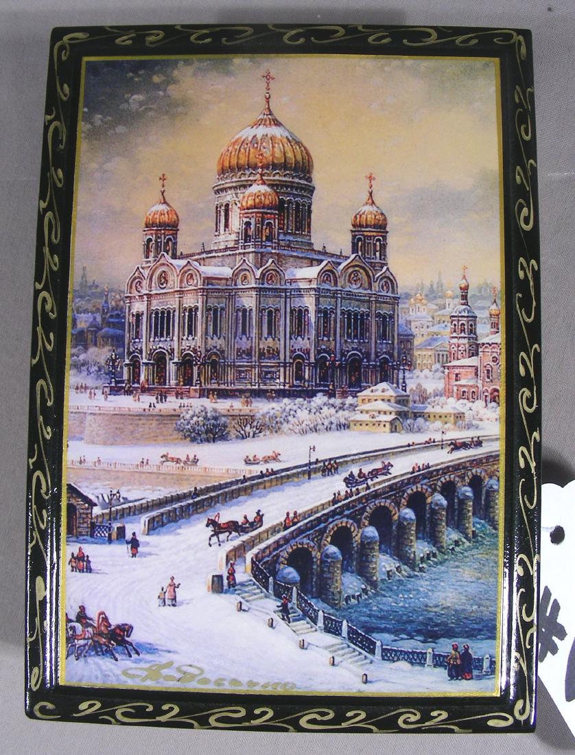 FINE RUSSIAN LACQUER BOX (1 of 2)