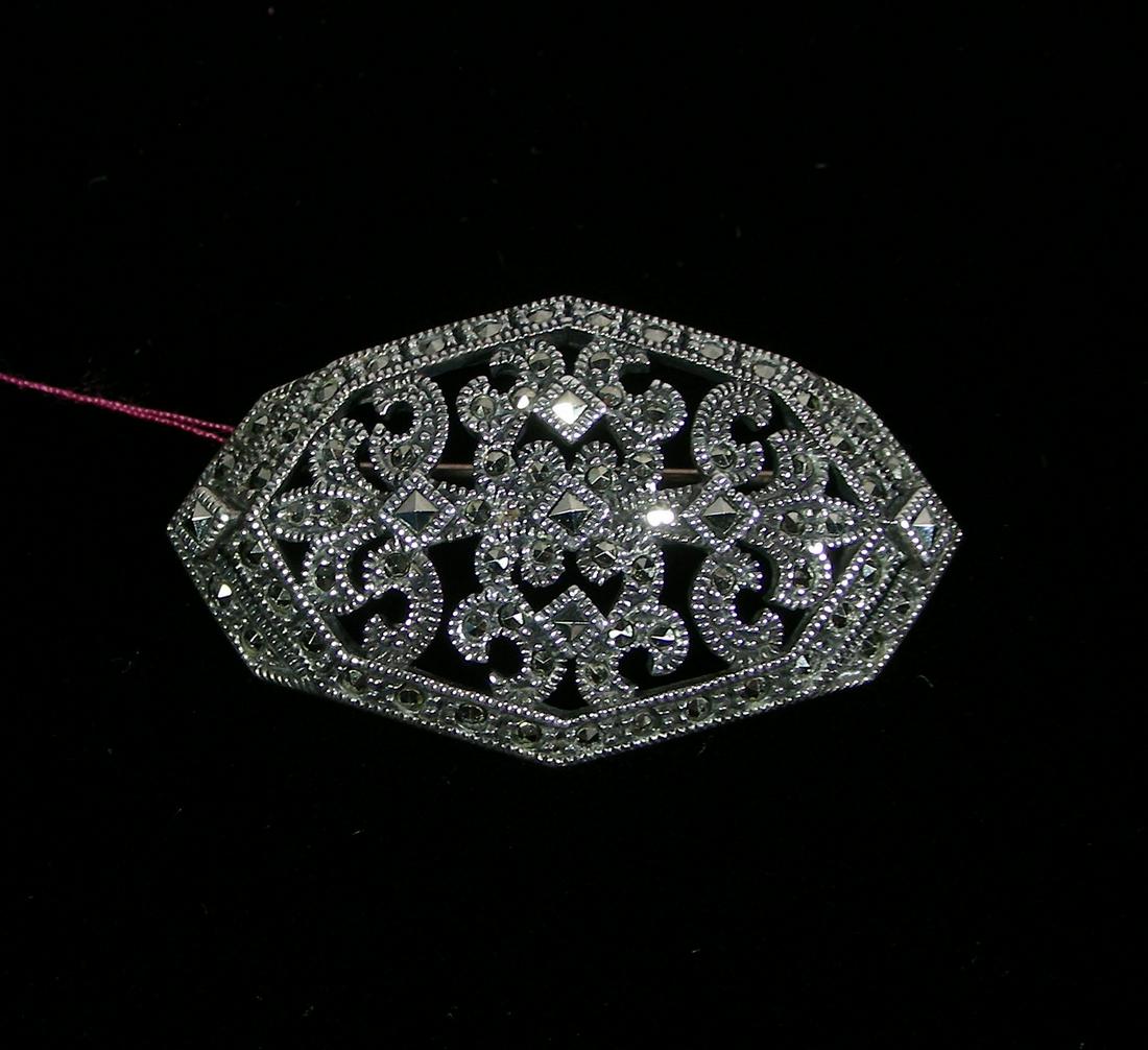 ANTIQUE STERLING SILVER & MARCASITE BROOCH (1 of 1)