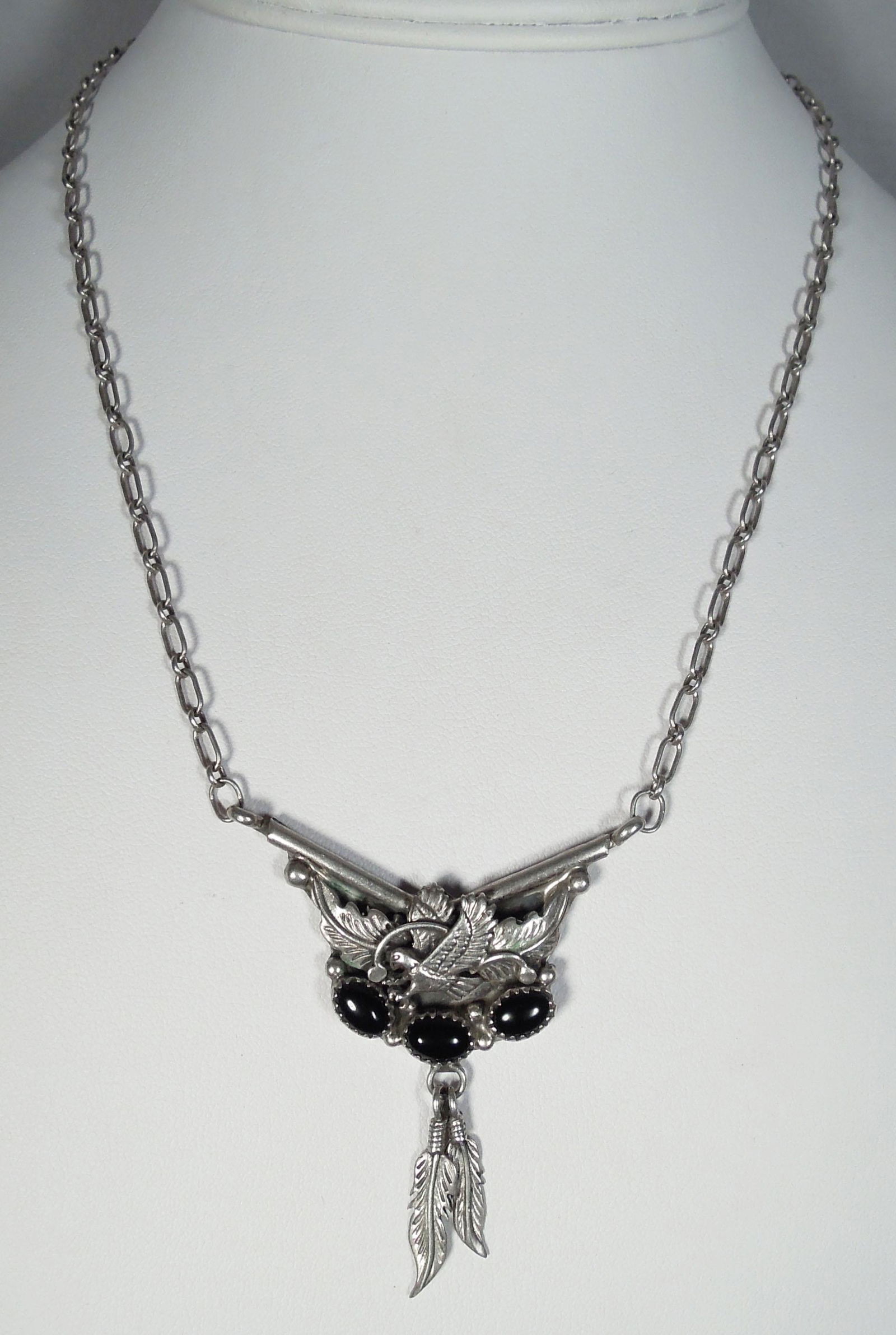 VINTAGE NATIVE AMERICAN STERLING SILVER & ONYX NECKLACE (1 of 1)