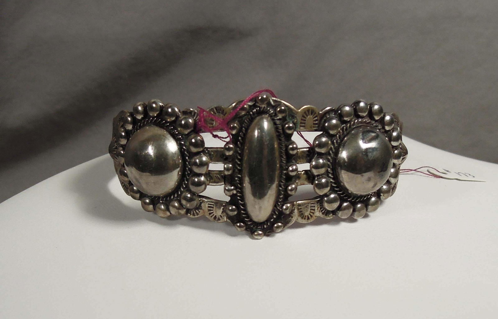 LADIES VINTAGE STERLING SILVER BANGLE BRACELET (1 of 1)
