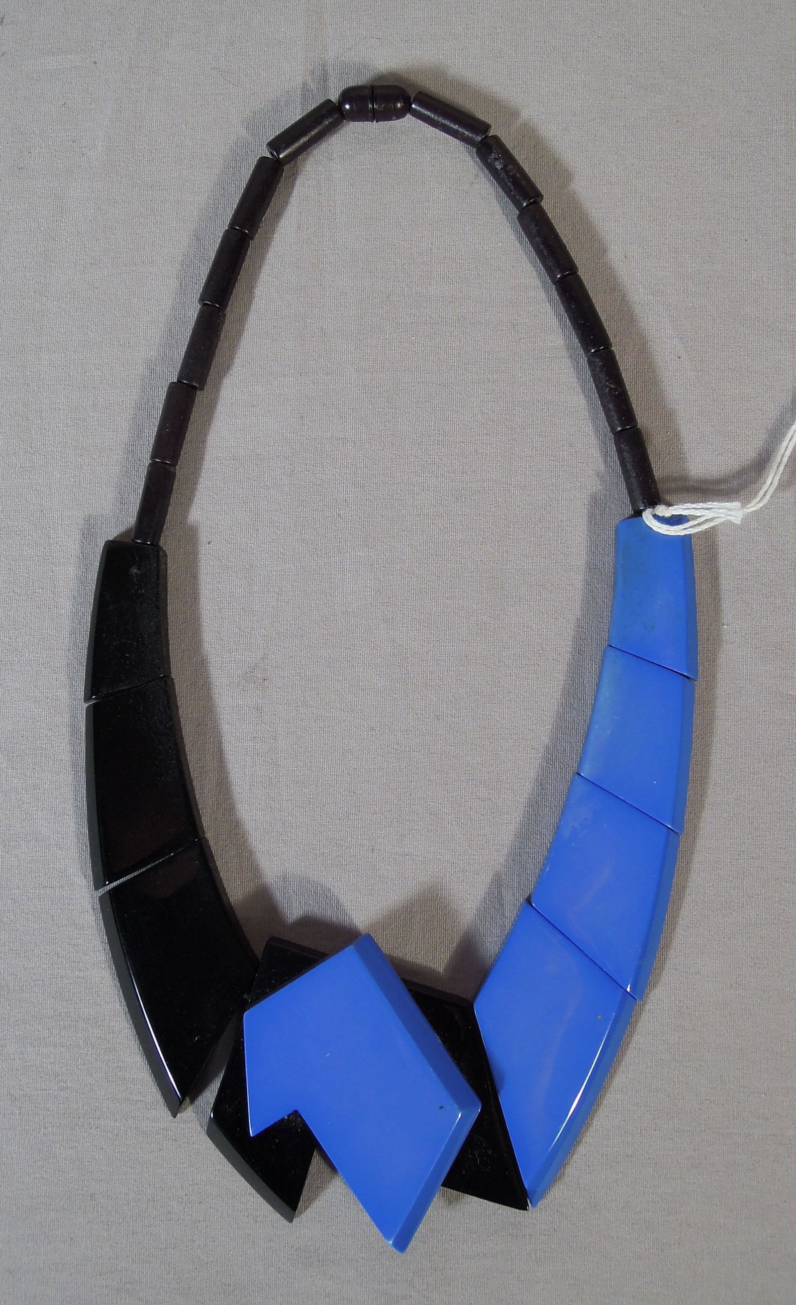 VINTAGE DESIGNER GUILLEMETTE L' HOIR (PARIS, FRANCE) NECKLACE (1 of 2)