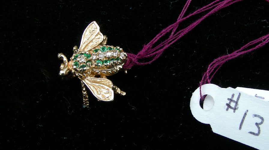 LADIES 14K YELLOW GOLD, TSAVORITE GARNET AND DIAMON: LADIES 14K YELLOW GOLD, TSAVORITE GARNET AND DIAMOND “BEE” BROOCH Fine detail.