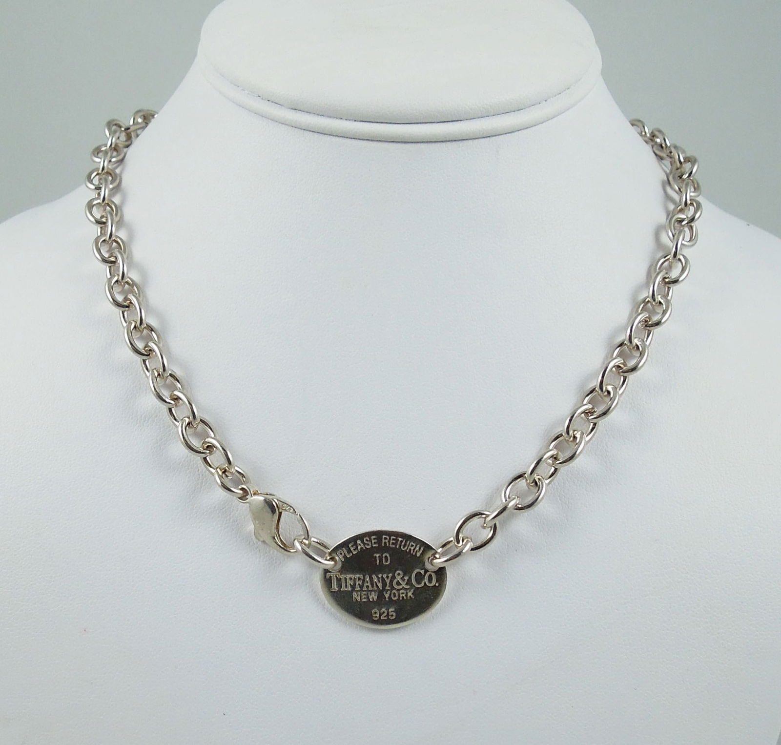 LADIES TIFFANY & COMPANY STERLING SILVER NECKLACE (1 of 1)