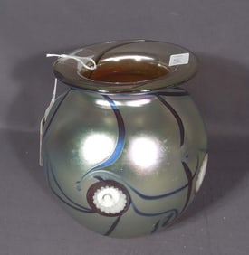 ROBERT EICKHOLT HAND BLOWN ART GLASS VASE