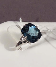 LADIES 10K W.G. AND LONDON BLUE TOPAZ RING