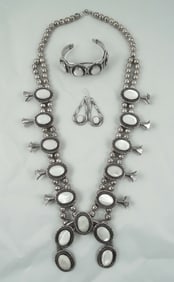 FANTASTIC VINTAGE NATIVE AMERICAN STERLING SILVER & M.O.P. SQUASH BLOSSOM ENSEMBLE