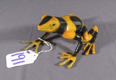 BRONZE SCULPUTRE OF STANDING FROG