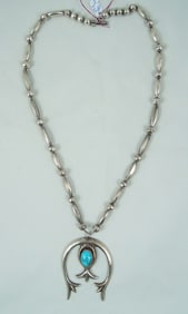 VINTAGE NATIVE AMERICAN STERLING SILVER & TURQUOISE NECKLCE