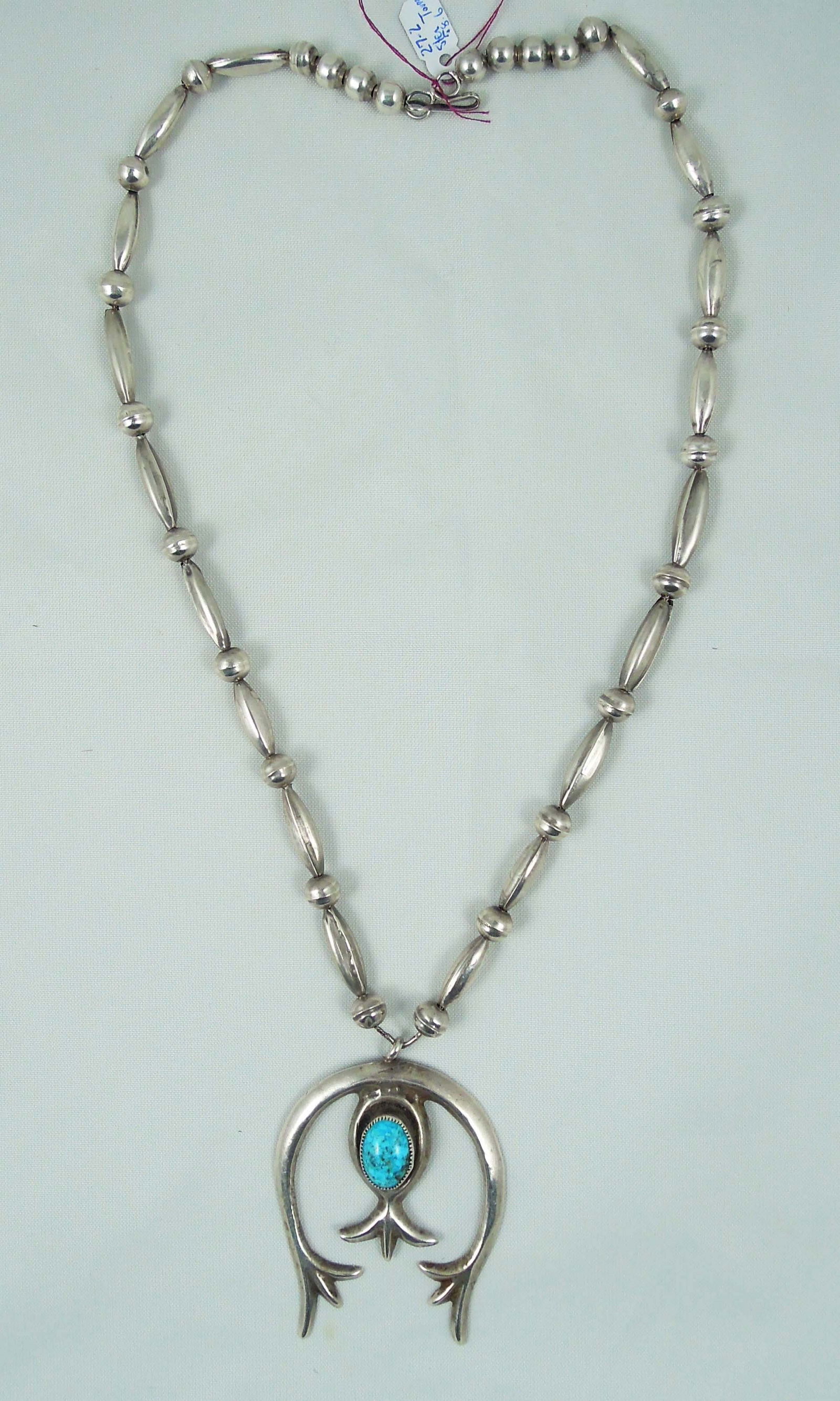 VINTAGE NATIVE AMERICAN STERLING SILVER & TURQUOISE NECKLCE