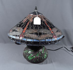 FINE METAL & LEADED GLASS TIFFANY STYLE DRAGONFLY TABLE LAMP