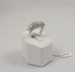 LADIES FINE 14K W.G. & DIAMOND RING