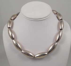 LADIES LARGE STERLING SILVER NECKLACE
