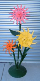 VINTAGE HEAVY CUSTOM MADE STEEL TRIPLE FLOWER GARDEN ORNAMENT