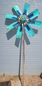 VERY HEAVY VINTAGE STEEL YARD ORNAMENT "FLOWER"