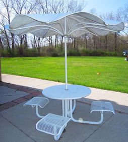 UNUSUAL VINTAGE METAL & STEEL FOUR SEAT PATIO SET